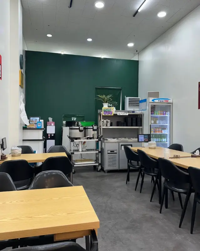 굿짬 본점 매장 내부