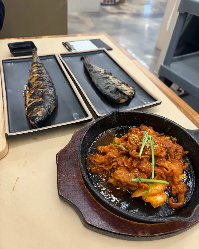 모듬 생선구이와 고추장 불고기