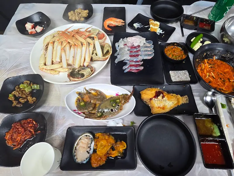 푸짐하게 차려진 한 상 차림