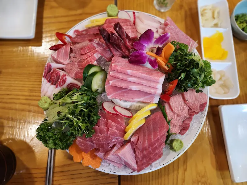 입안에서 사르르 녹는 듯한 참다랑어의 황홀한 비주얼