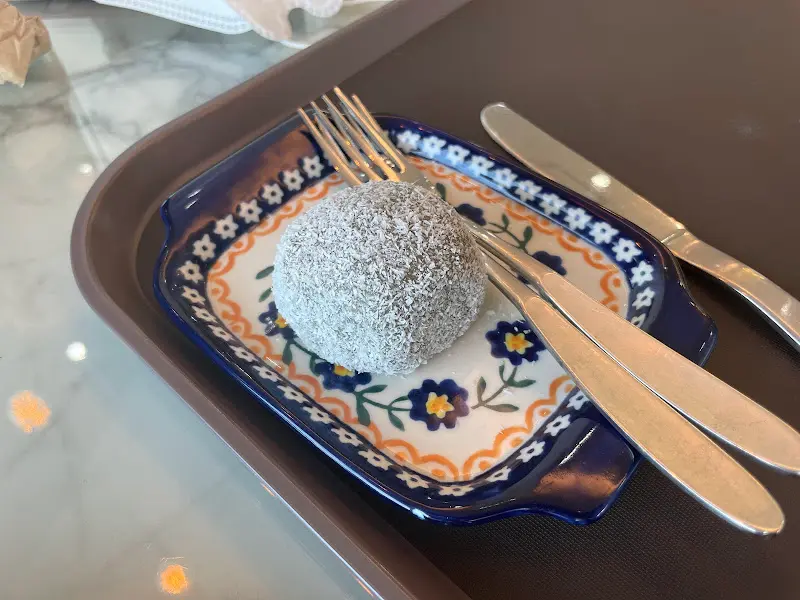 눈꽃처럼 덮인 디저트