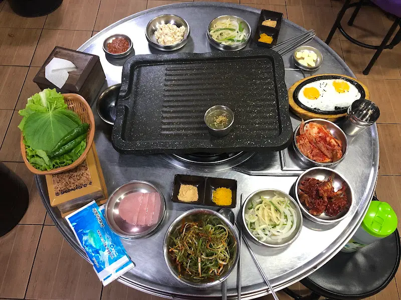 푸짐한 테이블 세팅