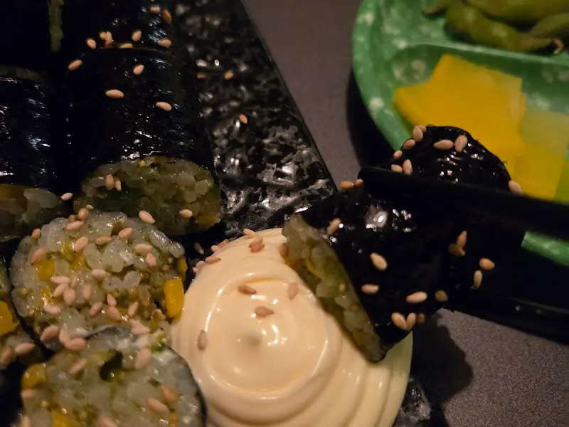 땡초 김밥의 단면을 클로즈업한 모습