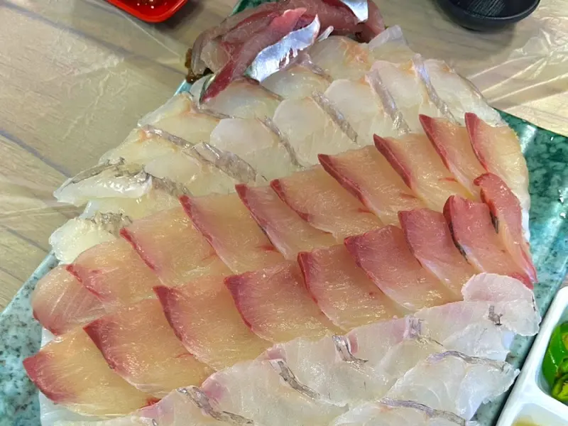 보기만 해도 신선함이 느껴지는 모듬회