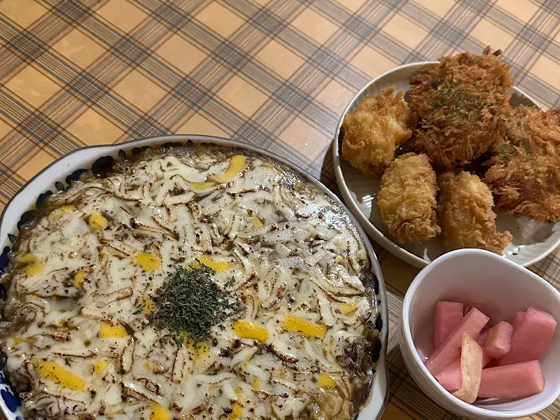 야끼카레라이스와 멘치카츠, 굴튀김