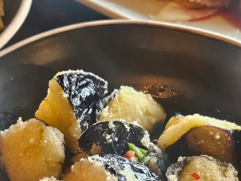 윤기가 흐르는 굴비정식의 튀김