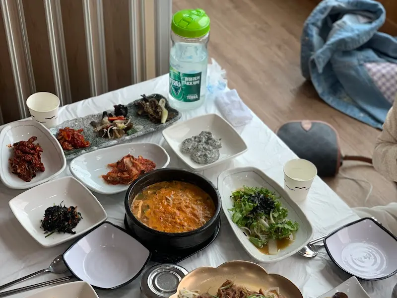 수라원의 푸짐한 한 상 차림