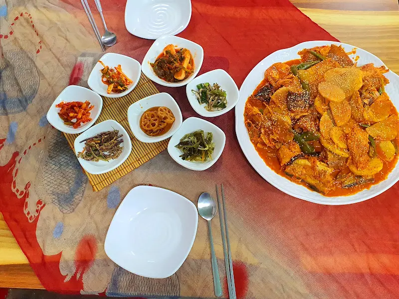 명태조림과 반찬