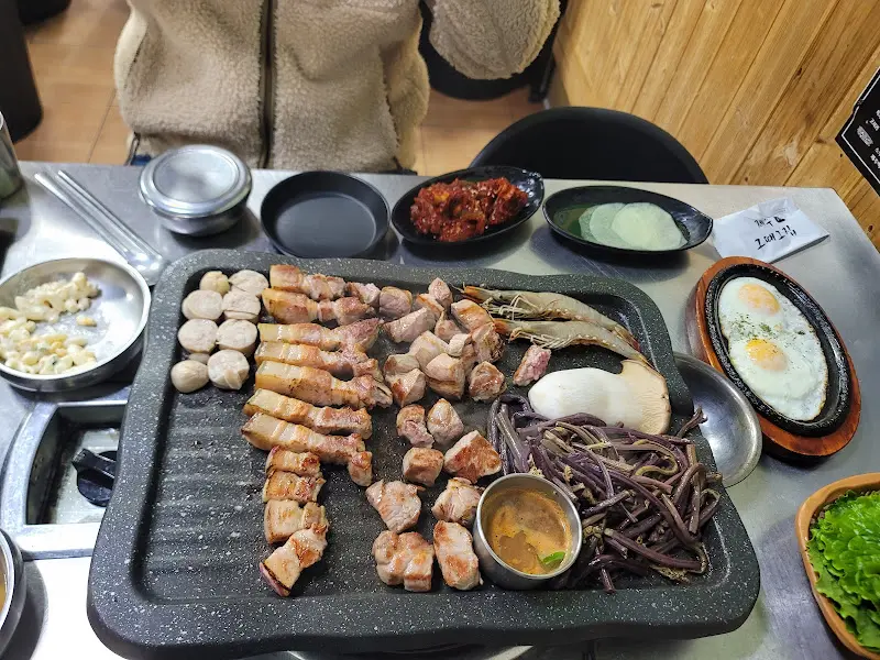 흑돼지 오겹살 세트 한상차림