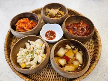 섬세한 손길이 깃든, 제주 중문 맛집 ‘제주옥’에서의 갈치 향연