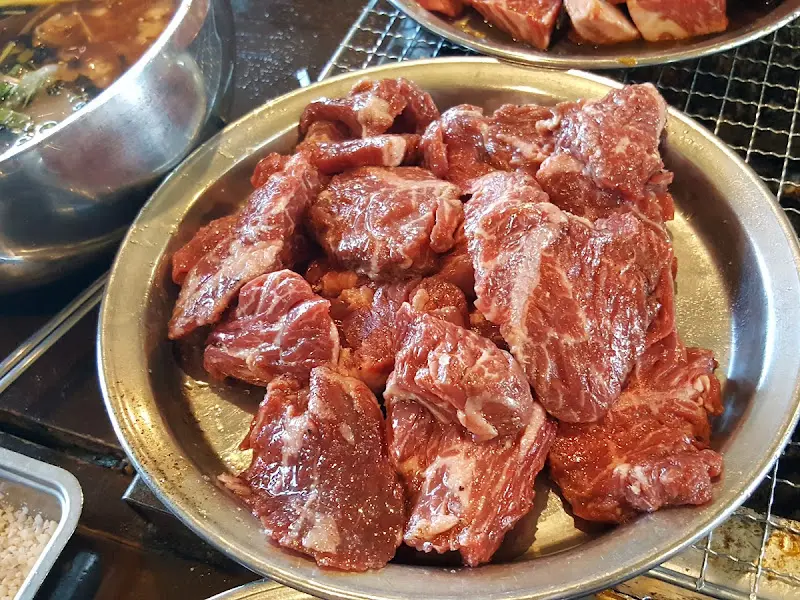 양념된 소갈비살 클로즈업