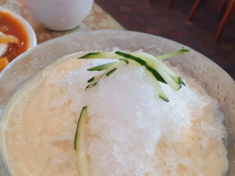 살얼음이 동동 뜬 콩국수 사진