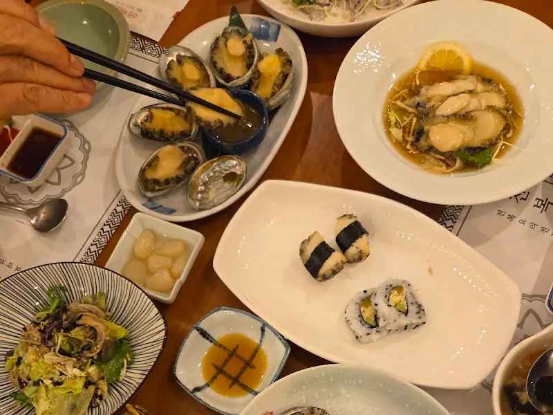 전복 한 상 차림