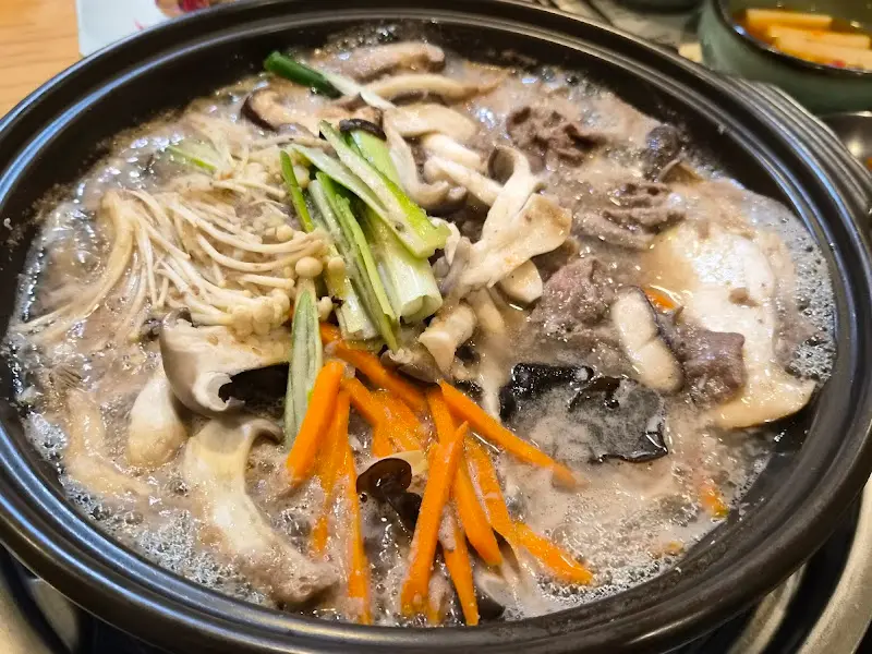 푸짐한 송이된장찌개