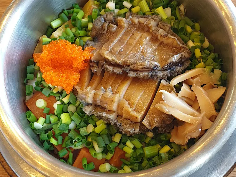 영양 가득한 전복솥밥