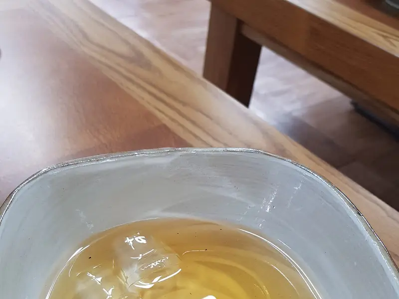 녹차물에 밥을 말아 굴비와 함께