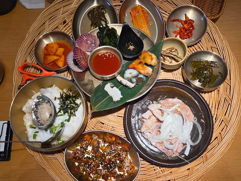 푸짐한 밑반찬 한 상 차림