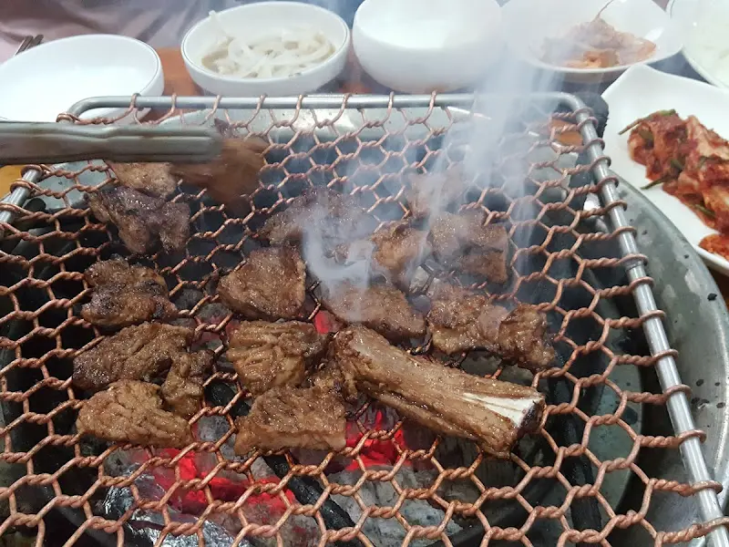 숯불 위 돼지갈비