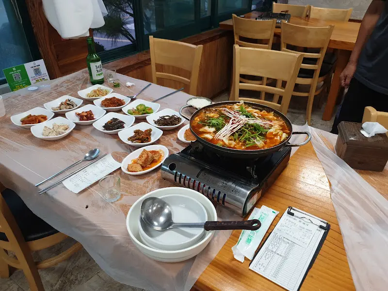 깔끔하고 넓은 내부 공간