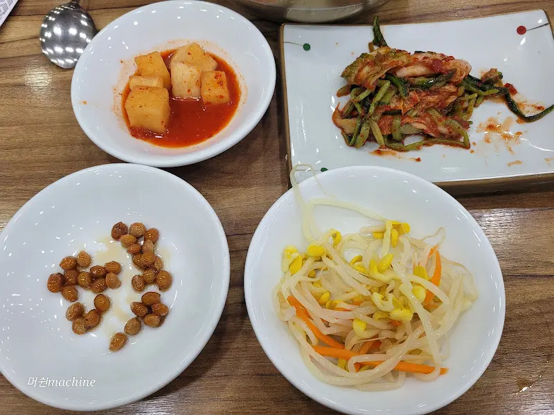 소박하지만 맛깔스러운 밑반찬