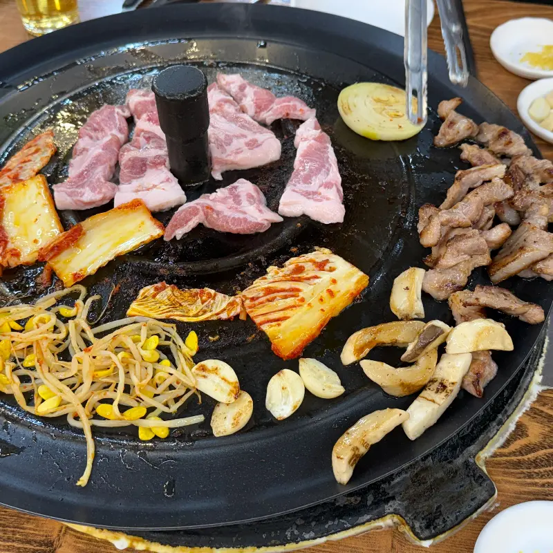 불판 위의 고기