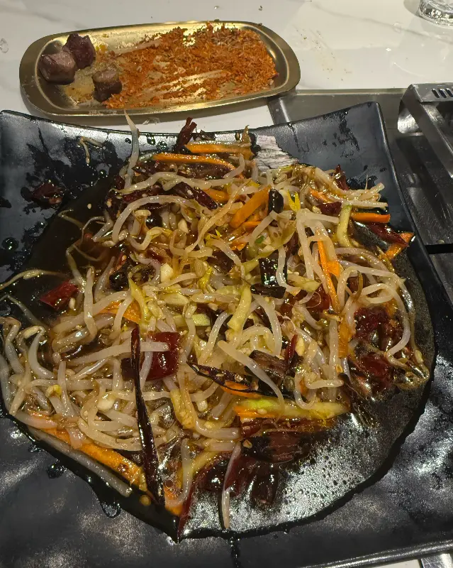 푸짐한 양꼬치 한 상