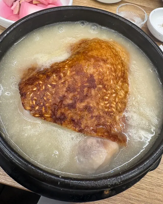 한방누룽지 삼계탕 근접샷