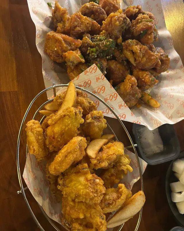 고추치킨과 후라이드치킨