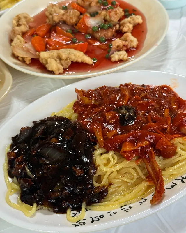 환상적인 비주얼의 비빔짬짜면