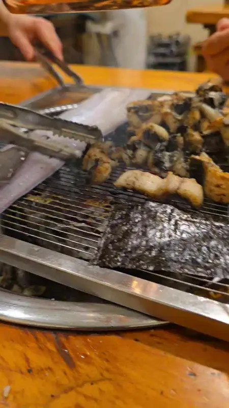 깻잎에 싸먹는 장어