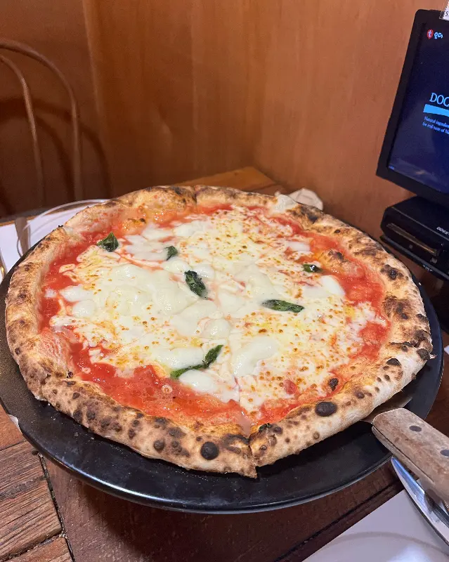 맛있는 마르게리따 피자