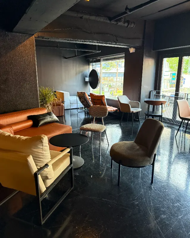 카페 내부 전경