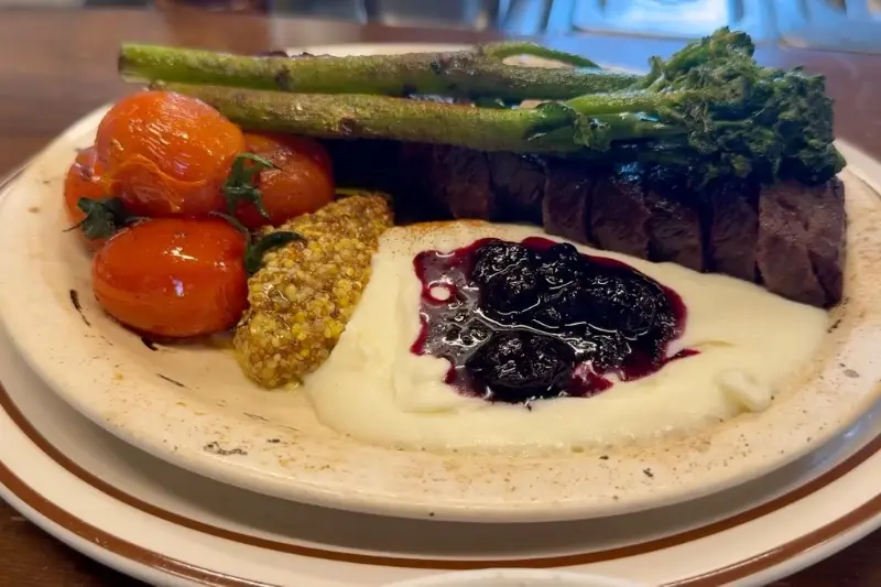 환상적인 비주얼의 스테이크