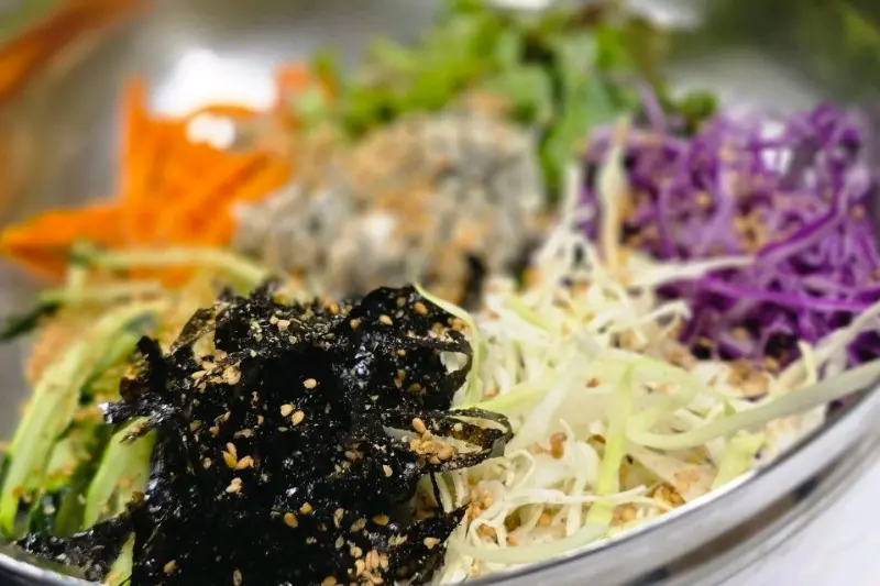 재첩비빔밥의 아름다운 자태