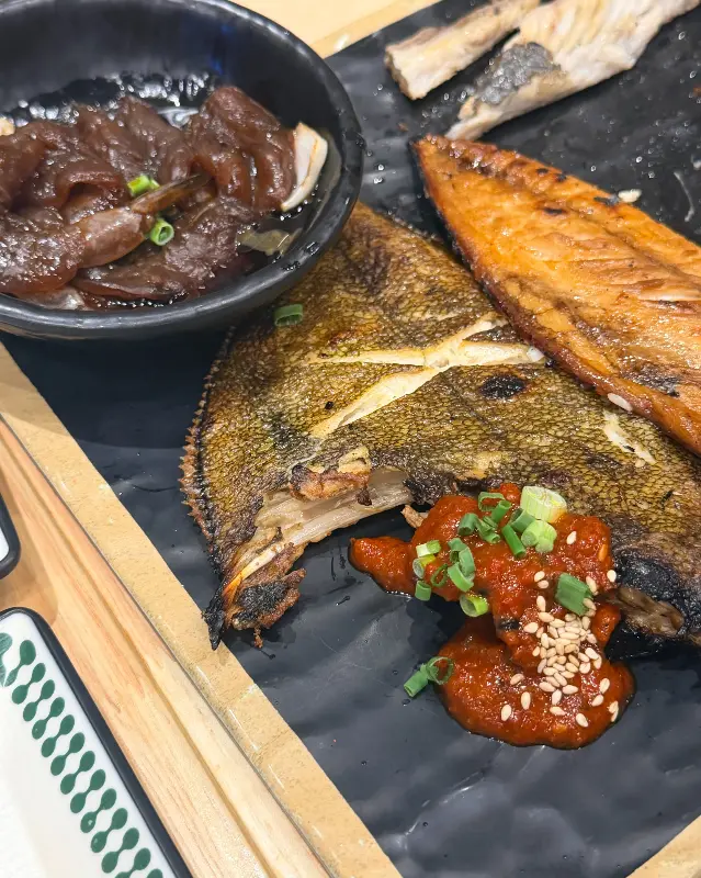 생선 구이와 곁들여 먹기 좋은 반찬