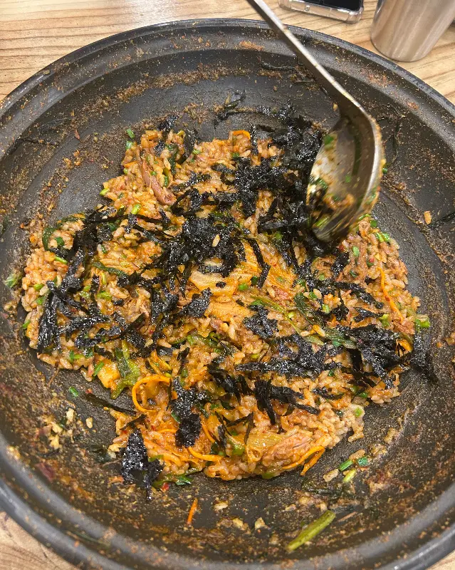 볶음밥 완성된 모습