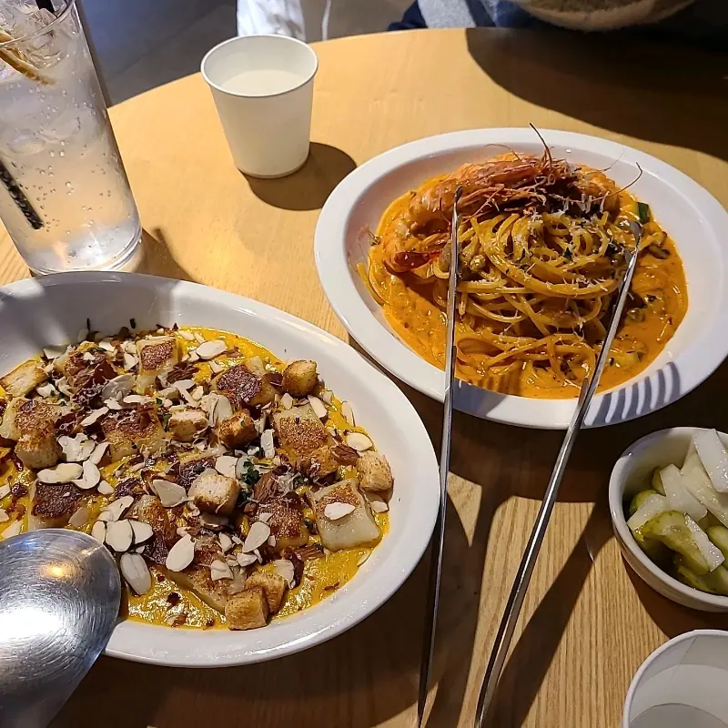 다양한 메뉴를 즐길 수 있는 알토15