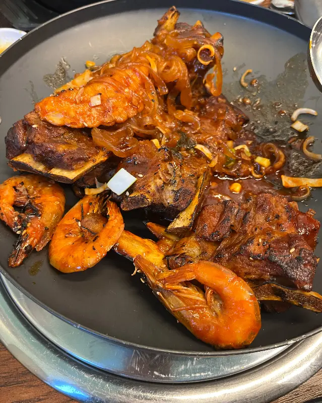 뼈와 새우의 만남