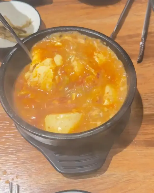 칼칼하고 깊은 맛의 순두부찌개