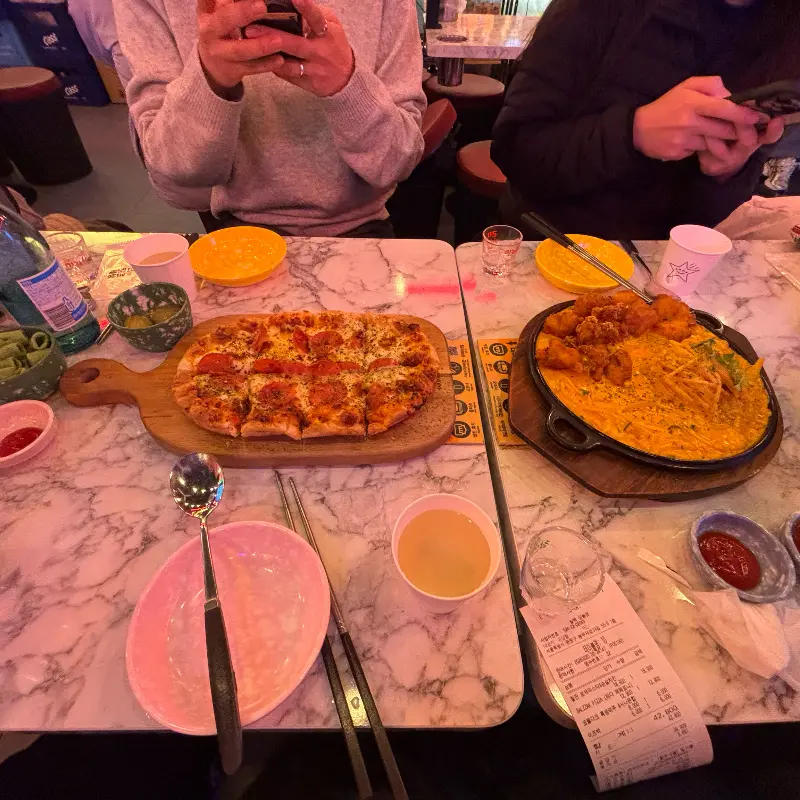 발짝 상봉점 내부 전경