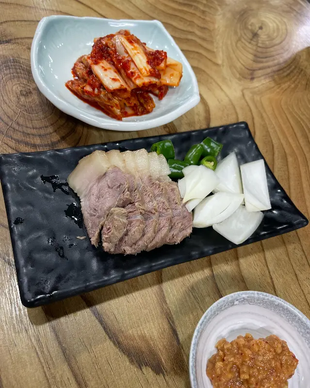 수육과 김치의 환상적인 조합