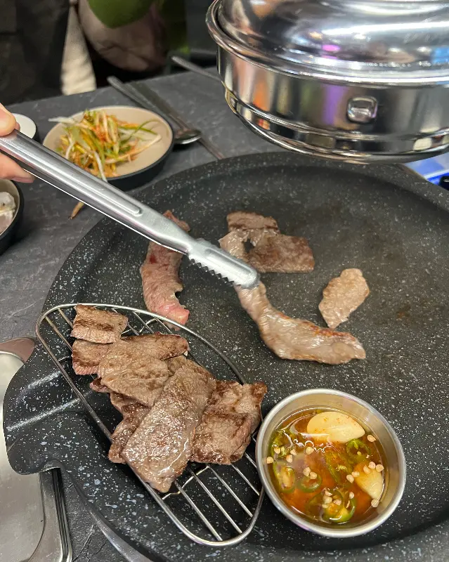 고기 굽는 모습