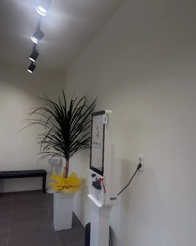 깔끔한 매장 내부