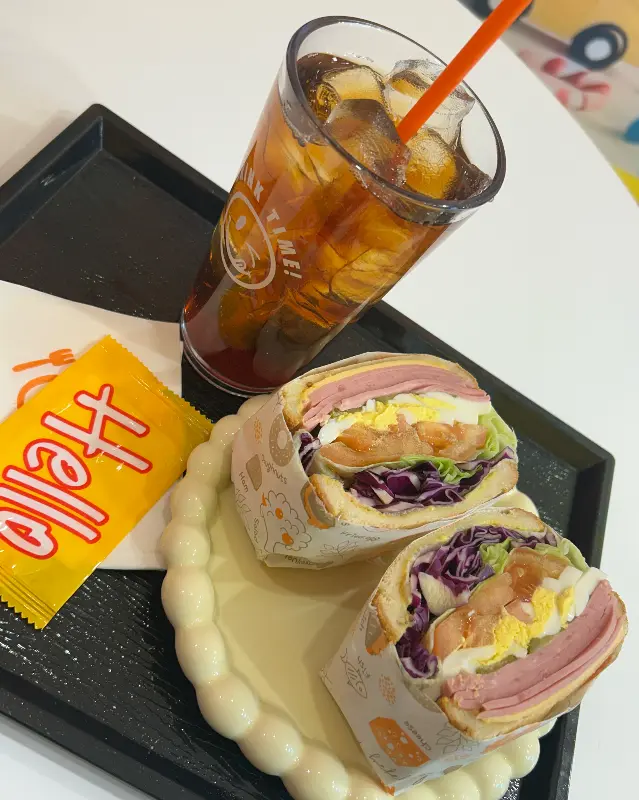 샌드위치와 음료