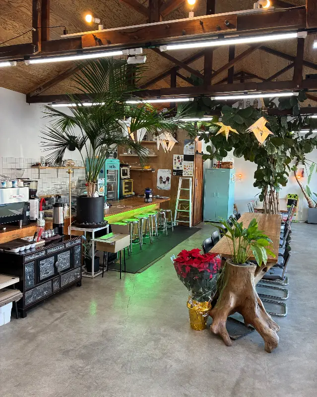 카페 내부 전경