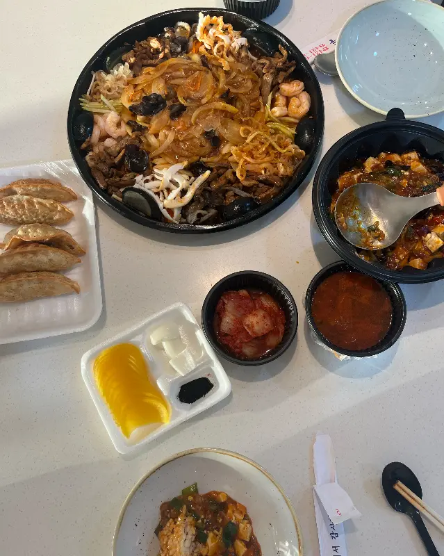 짜장면, 군만두, 단무지