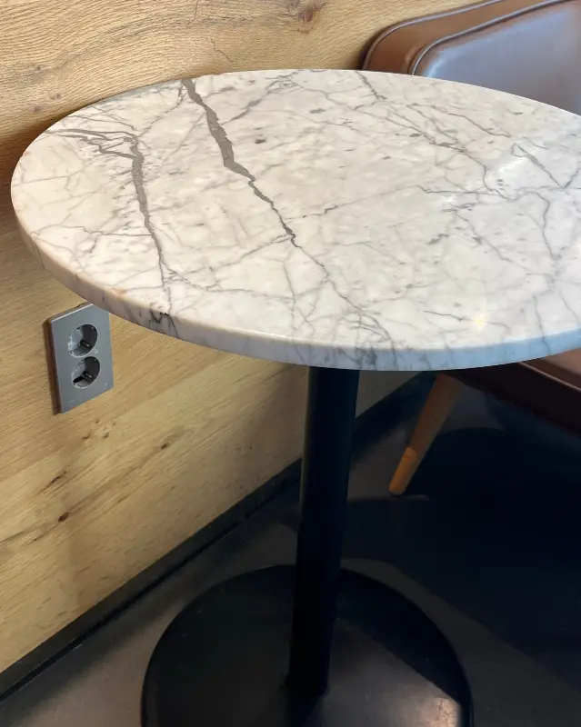 투썸플레이스 테이블