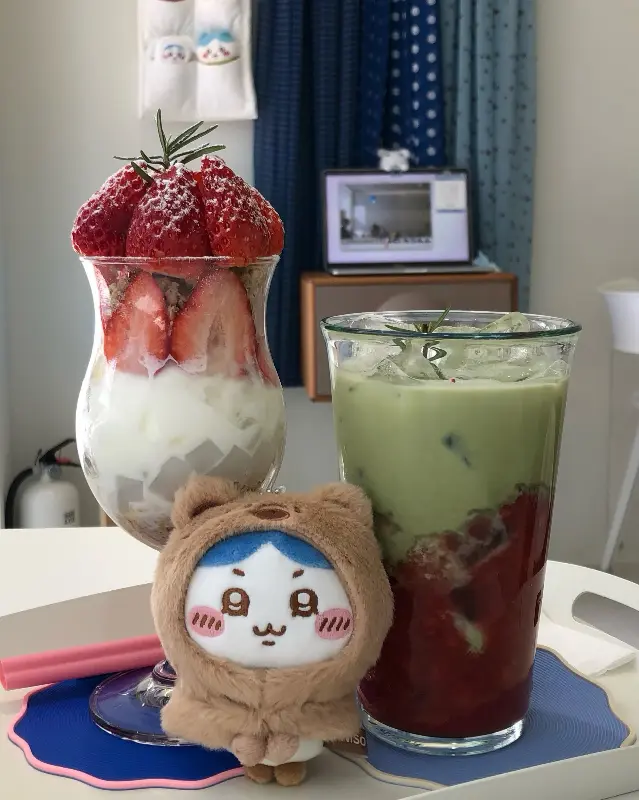 비주얼 쇼크! 딸기 파르페의 위엄