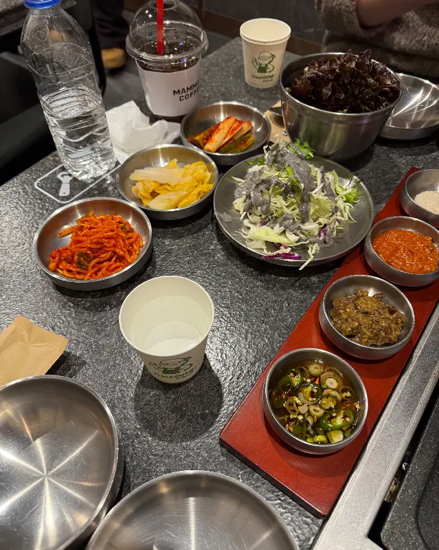 정갈하게 차려진 한 상 차림