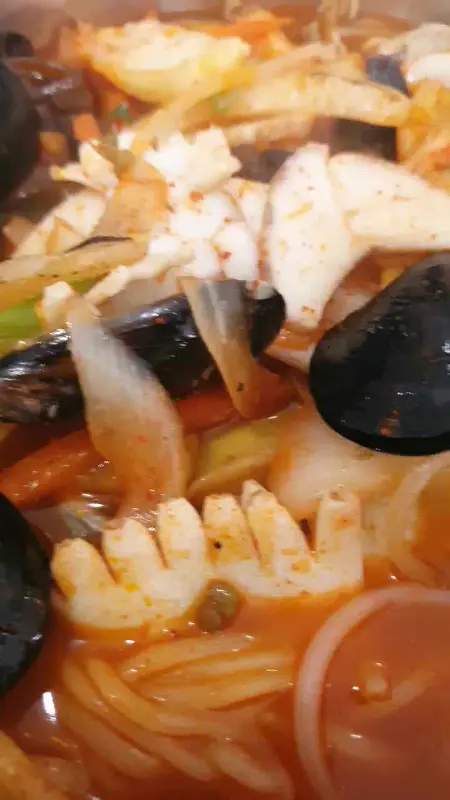 해산물이 듬뿍 들어간 짬뽕